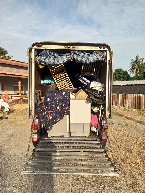 ขนส่งตู้เสื้อผ้า